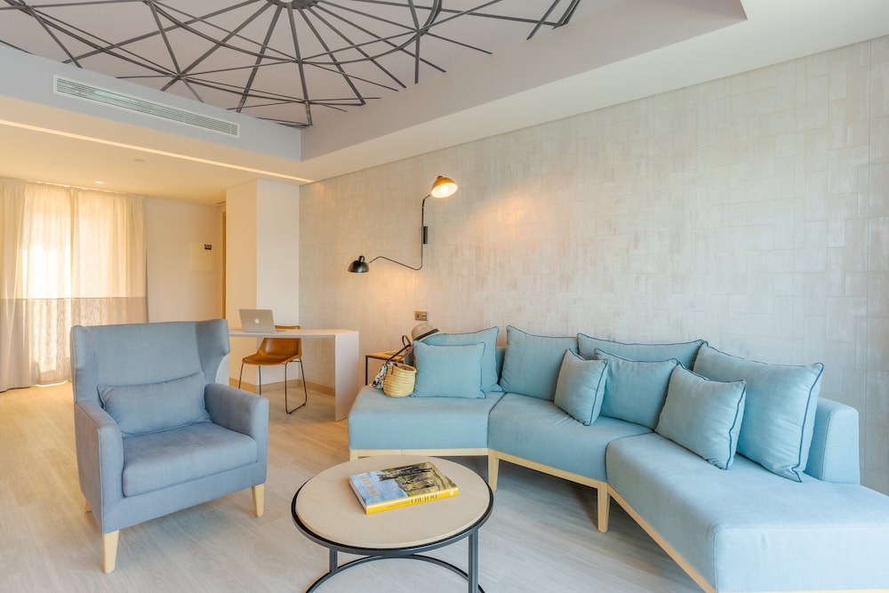 Junior Suite, River View - Photo 7