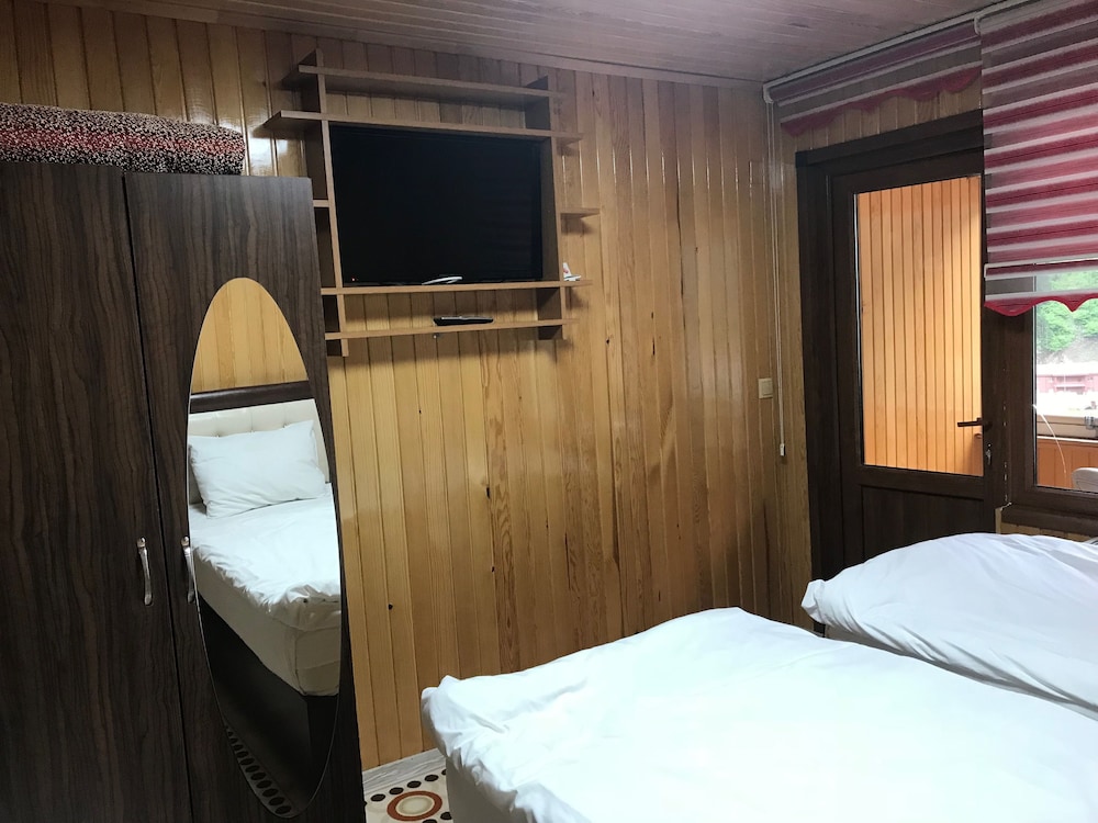 Double or Twin Room, Smoking, Lake View photo 2