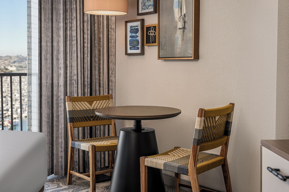 Deluxe Room, 2 Queen Beds, (Marina Tower Newly Renovated City View)