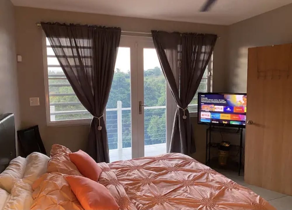 Panoramic House photo 1