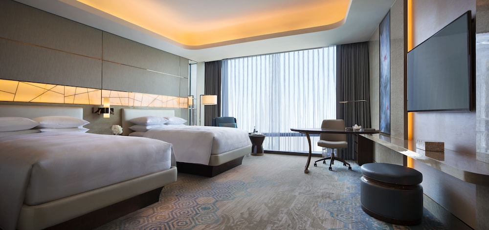 Room, 2 Double Beds, Pool View photo 3