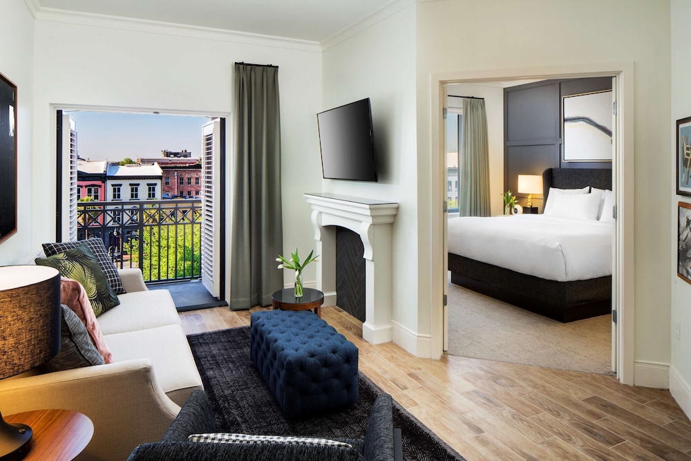 King Room with Accessible Tub - Disability Access