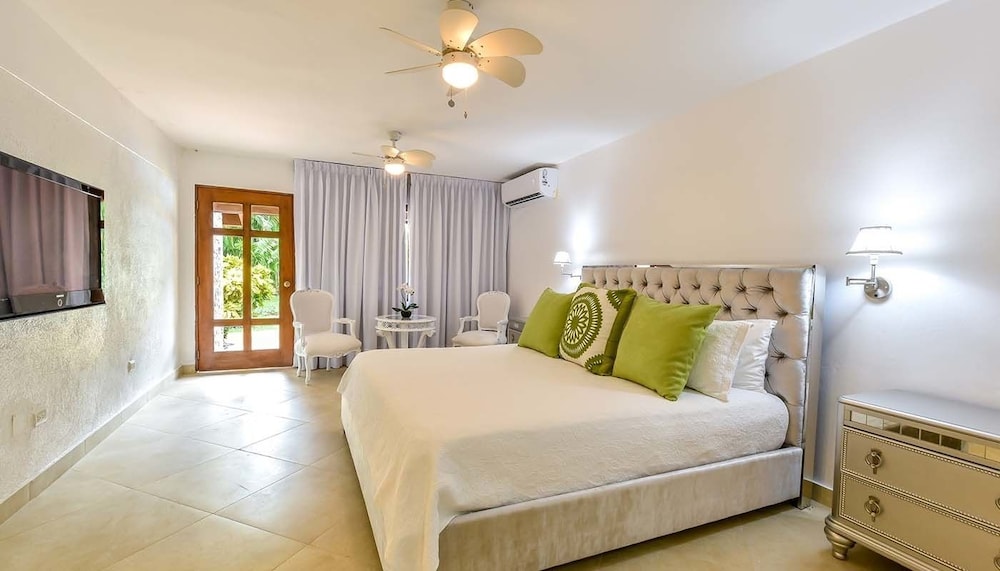 Villa, 1 King Bed, Non Smoking