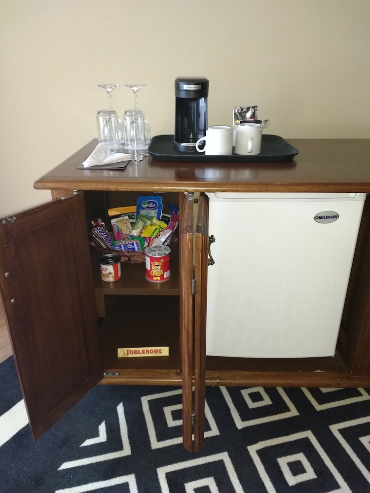 Suite, 1 Bedroom - Photo 2