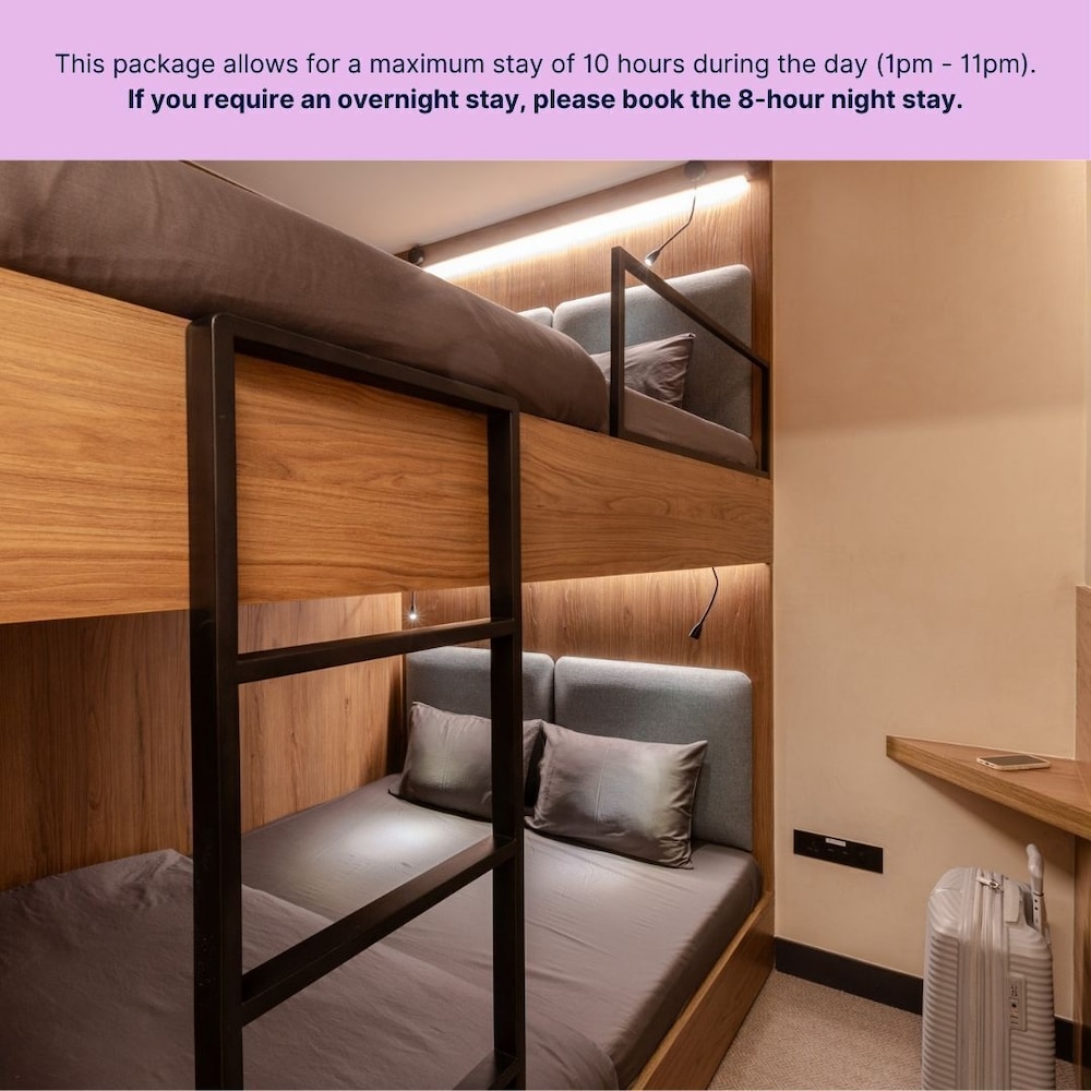 Family Bunk Cabin - 10 Hour Day Stay from 13:00-23:00 hrs (1pm-11pm) No Shower