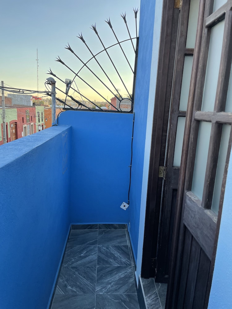 Comfort Room, Multiple Beds, Smoking, City View photo 3