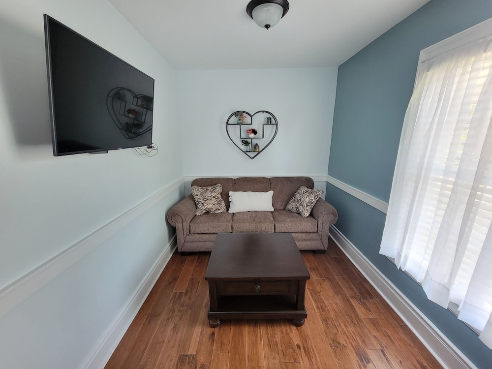 South Kortright Room photo 3