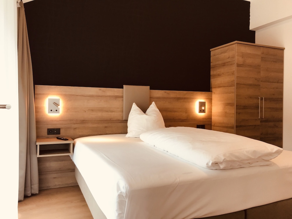 Luxury Suite, Balcony (Deluxe)