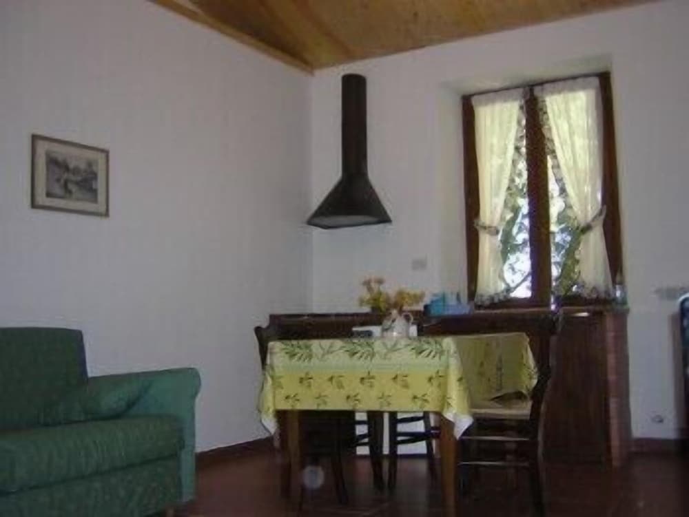 Apartment photo 2