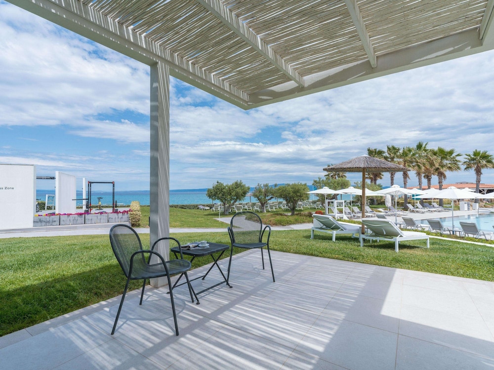 Cabana Pool View - Photo 5