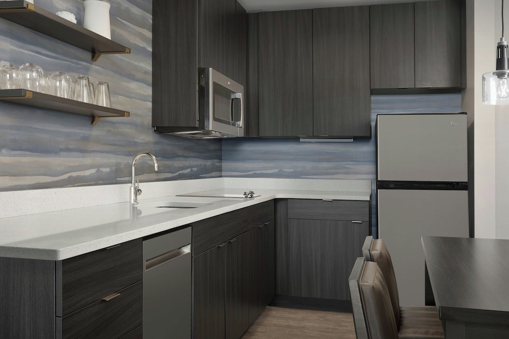 Suite, 1 Bedroom - Photo 3