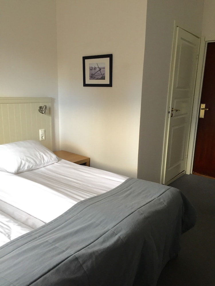 Single Room - Photo 5