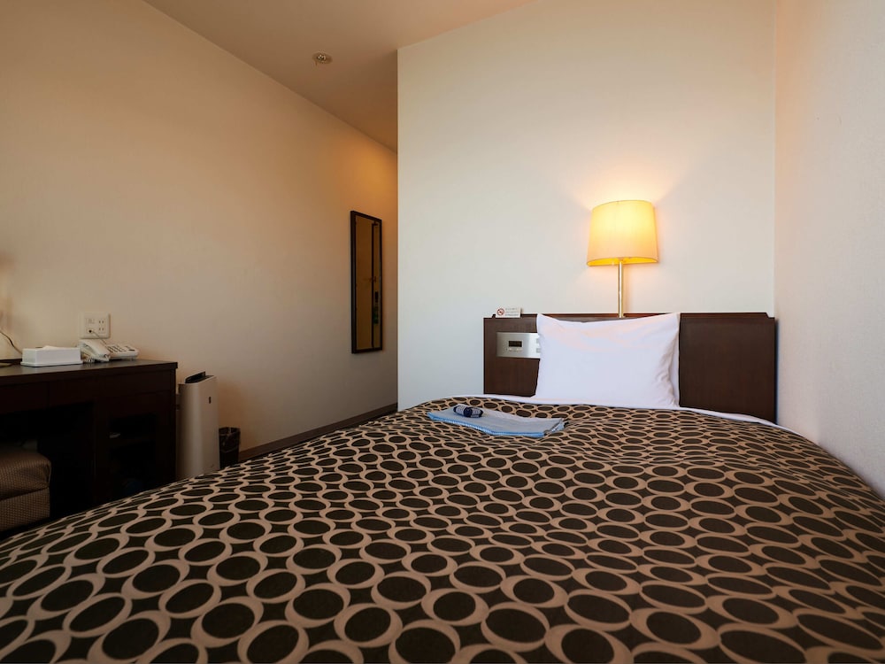 Single Room, Smoking