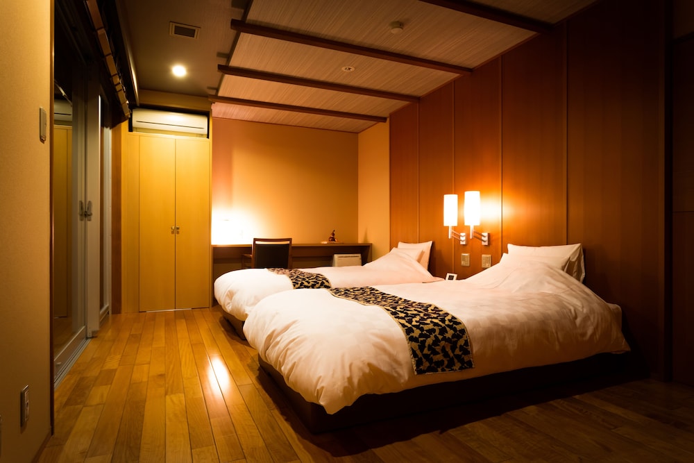 Japanese Western Style Room for 6 Guests with Semi-open-air Bath (Type E) photo 2