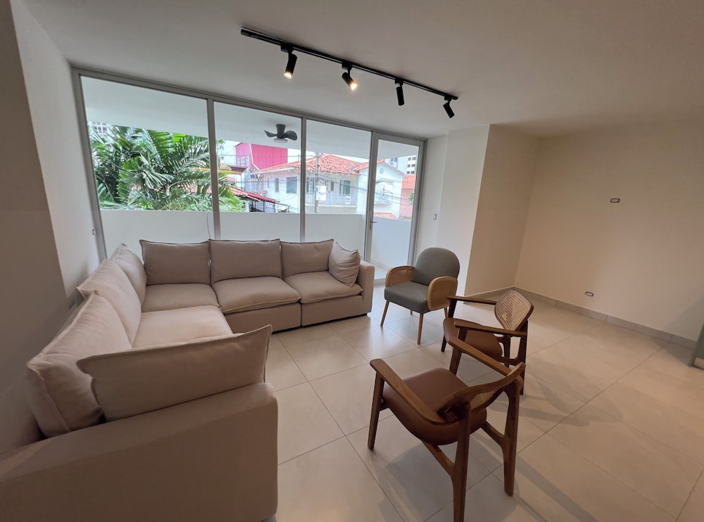 Apartment, 3 Bedrooms, City View