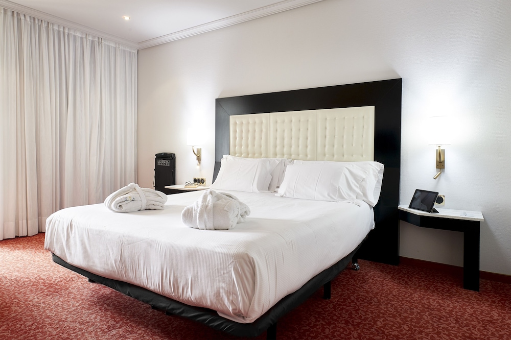 Premium Room - Photo 10