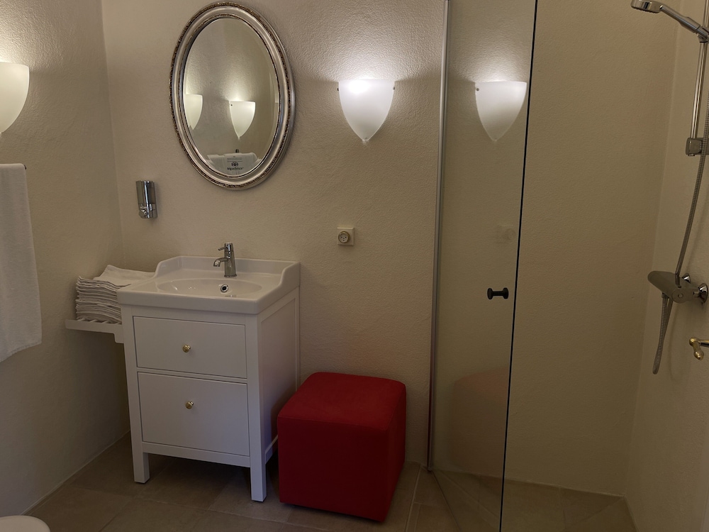 Deluxe Suite photo 2