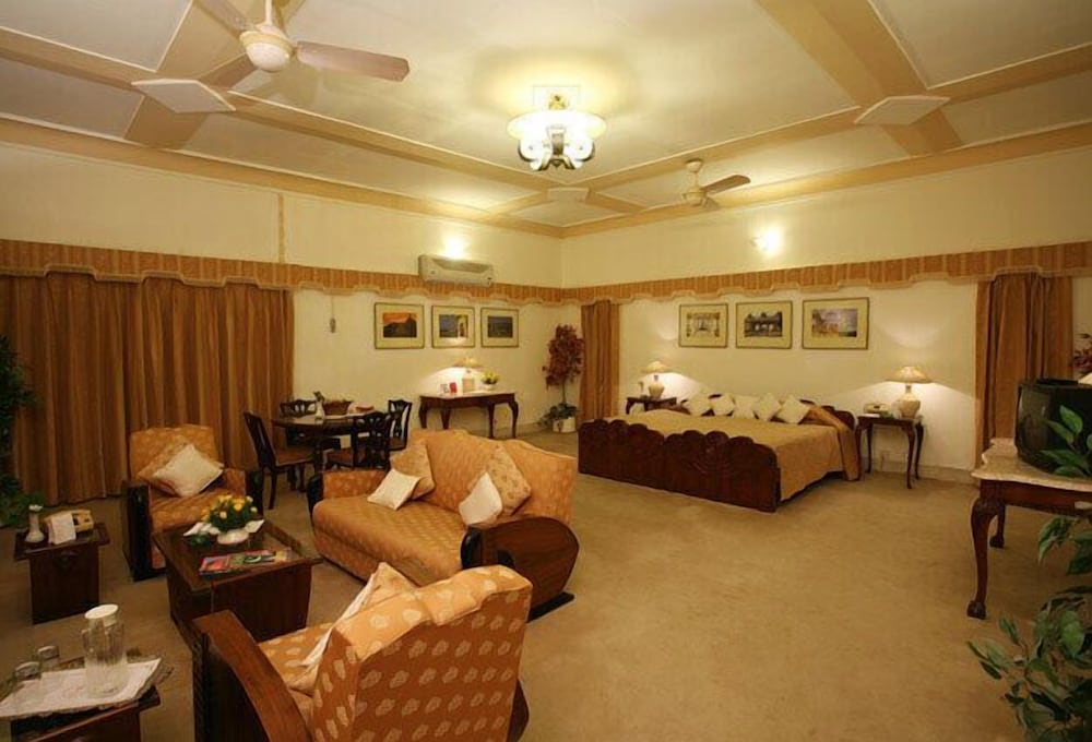 Suite, Multiple Beds photo 1