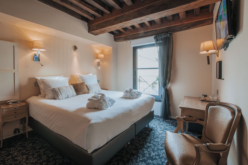 Standard Double Room - Photo 7