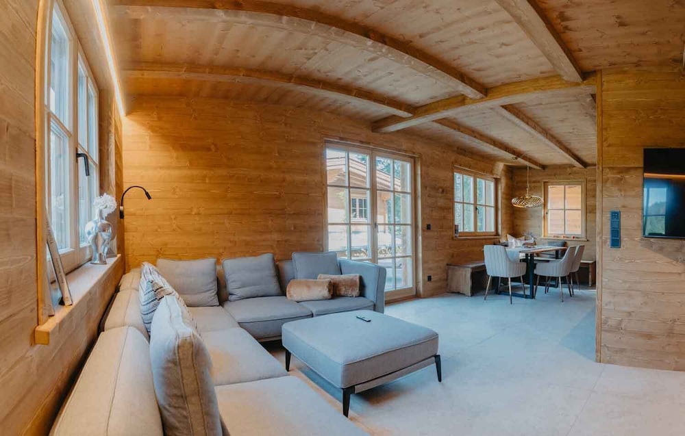 Traditional Chalet, Mountain View photo 1