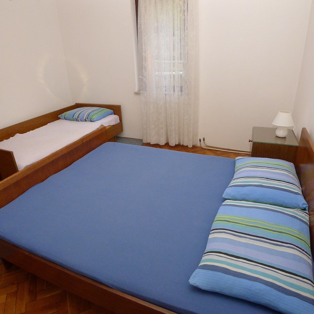 Apartment (1 Bedroom)