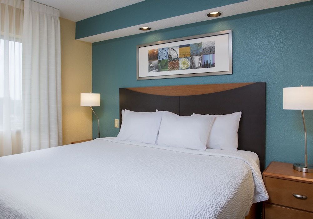Executive Suite, 1 King Bed with Sofa bed, Non Smoking - Photo 5