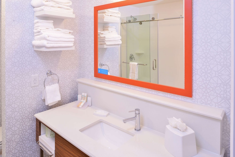 Room, 2 Queen Beds, Refrigerator & Microwave
