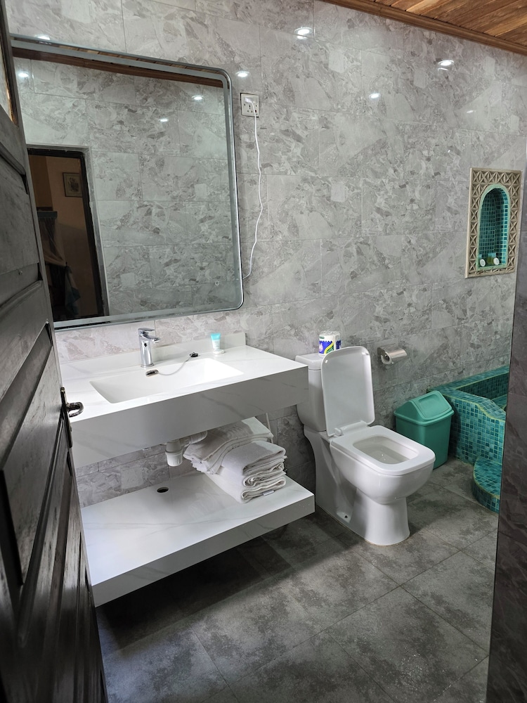 Standard Triple Room, City View