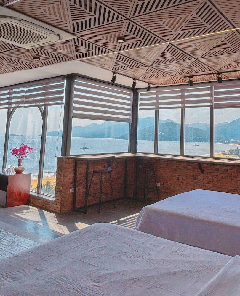 Family Shared Dormitory, Multiple Beds, Sea View photo 2