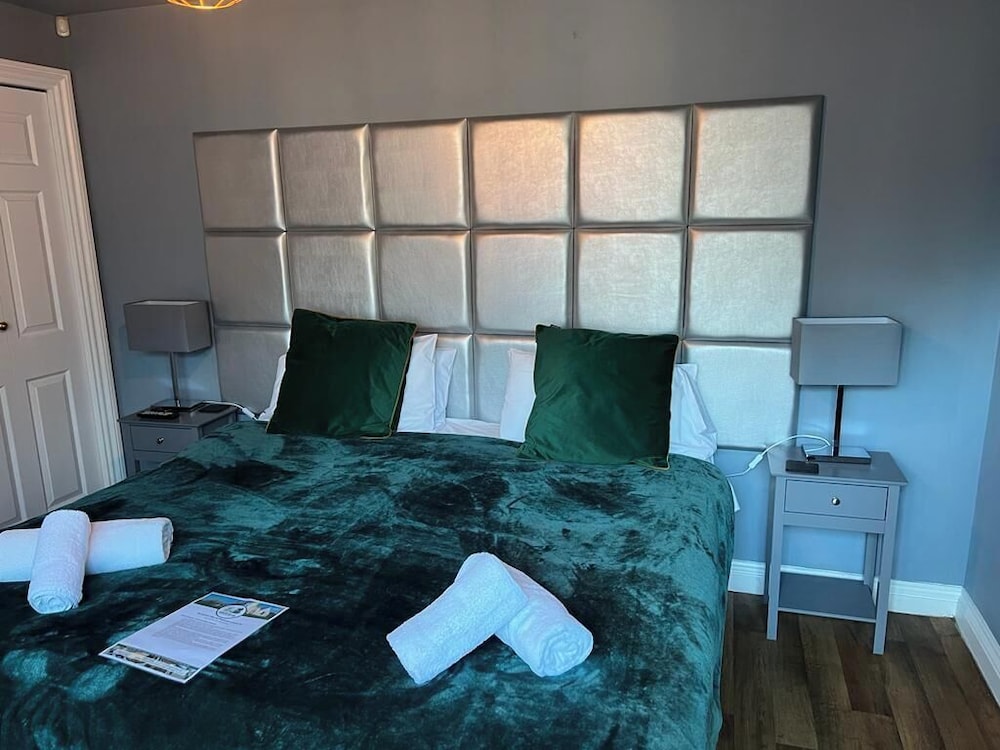 Double or Twin Room - Photo 2