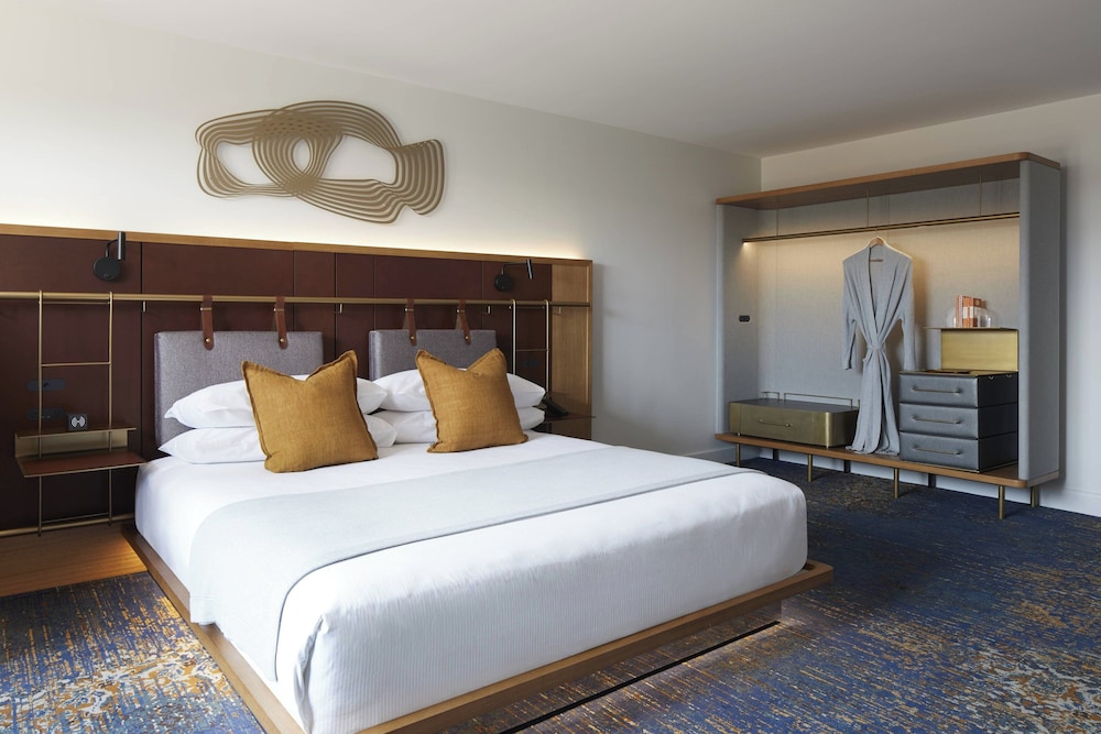 Room, 1 King Bed (View)