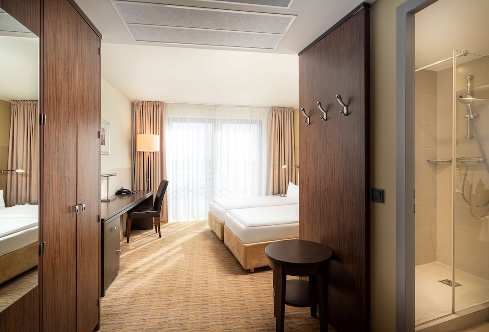 Twin Room with a view of the inner courtyard photo 2