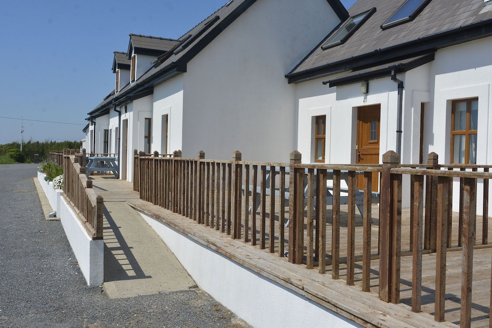 Signature House, Accessible, Ensuite (Superior Seaview ) photo 3