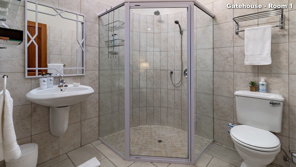 Standard Room - Photo 11