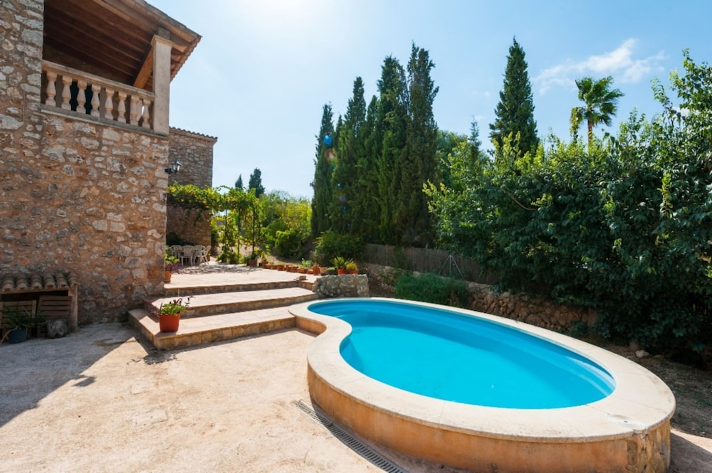 Villa photo 2