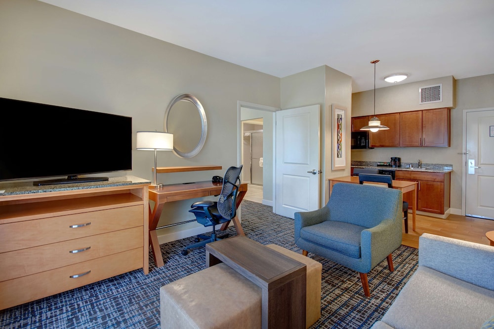 Suite, 2 Queen Beds - Photo 7
