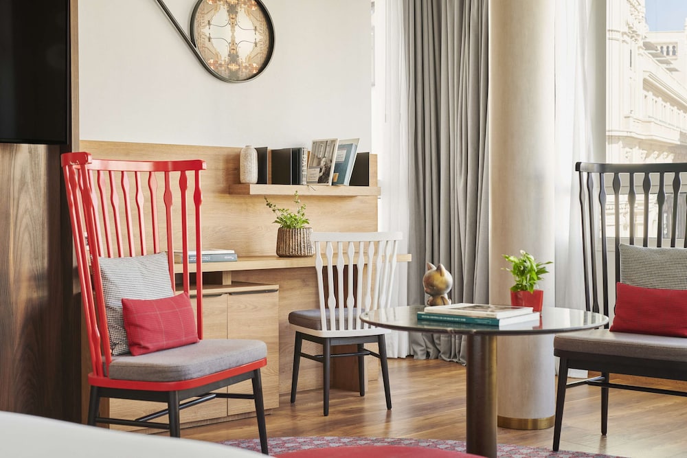 Junior Suite (Grand Via View) thumbnail 6