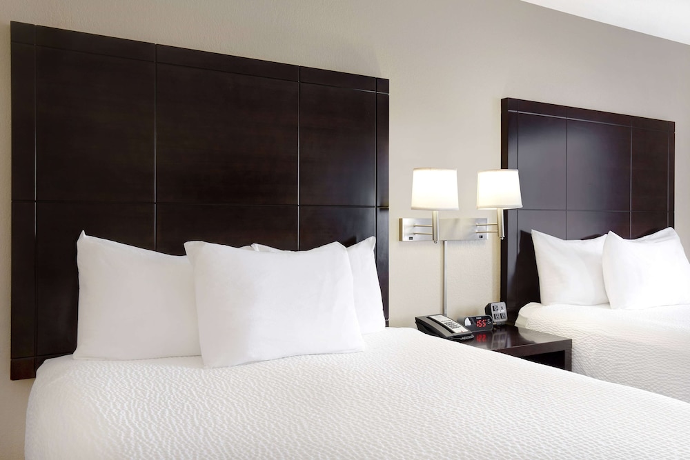 Classic 2 Queen Bed Room - Photo 4