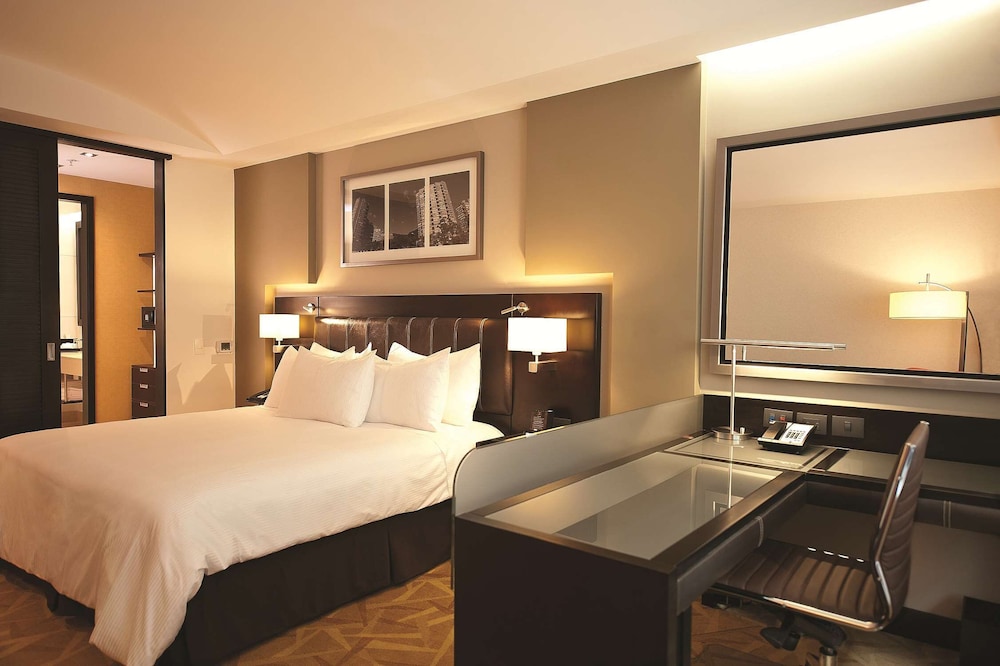 Deluxe Room, 1 King Bed - Photo 7