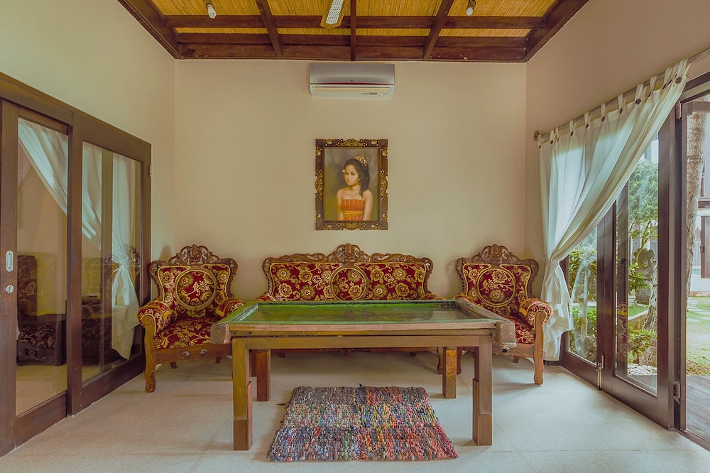 Superior Oceanview Group Stay - 2 Levels, Separate Entrances - Photo 23