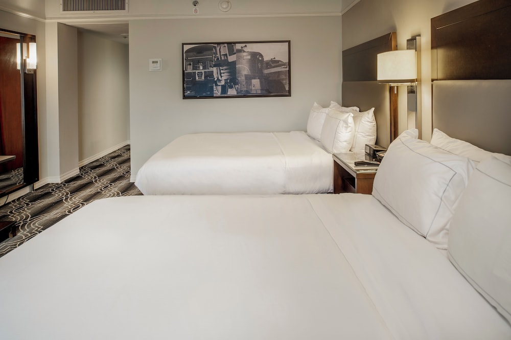 Deluxe Room, 2 Queen Beds, Non Smoking, Courtyard View - Photo 7