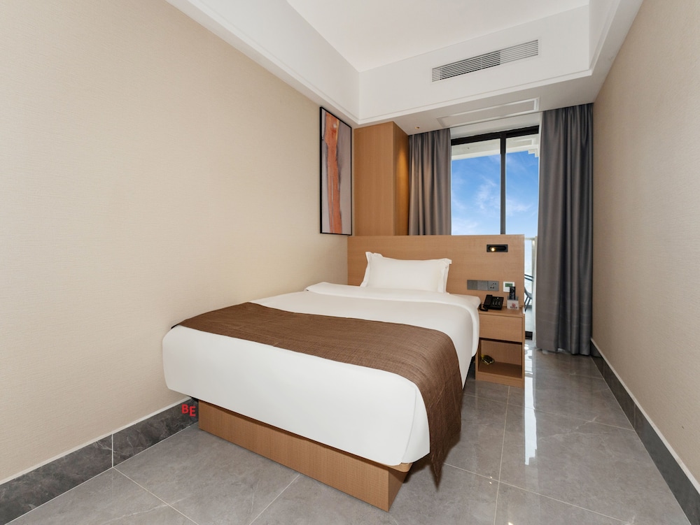 Deluxe Suite, 1 Bedroom - Photo 8