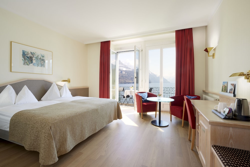Executive Double Room with lake view and balcony photo 3