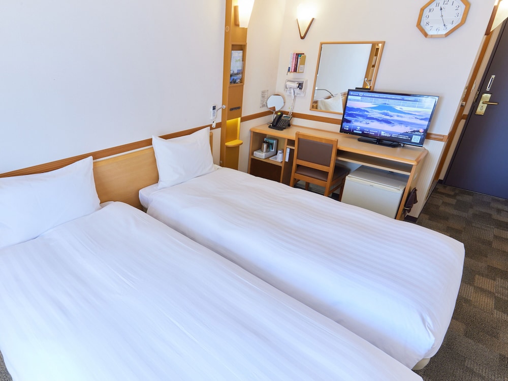 Economy Twin Room, Non Smoking photo 2