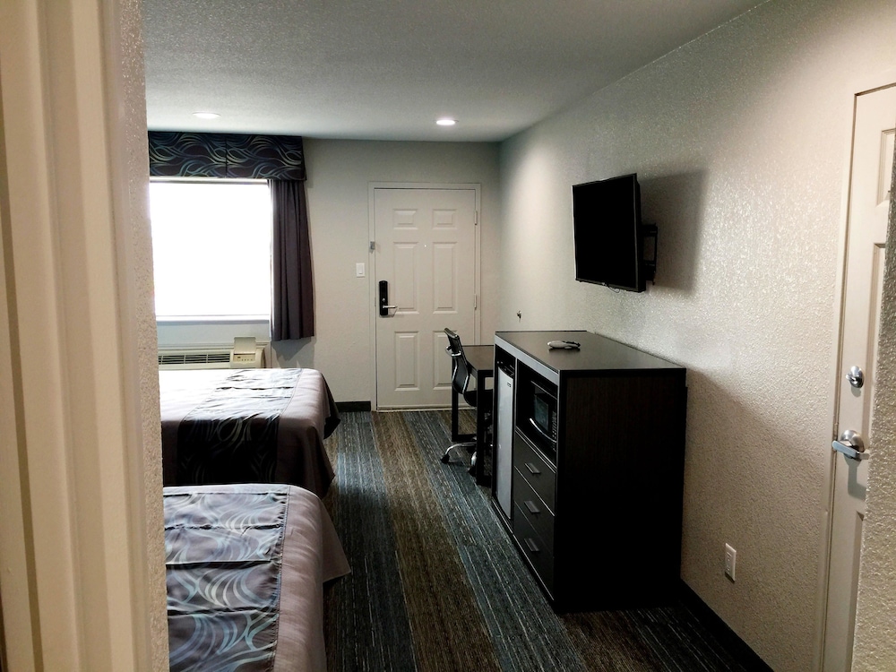 Room, 2 Queen Beds, Non Smoking photo 3