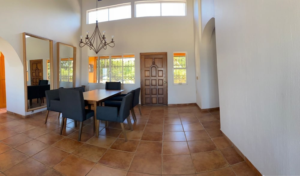 Family House - Photo 5