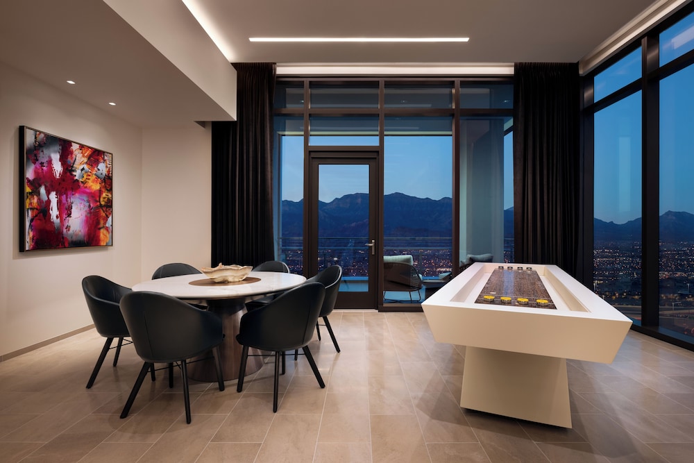 Vista King Suite