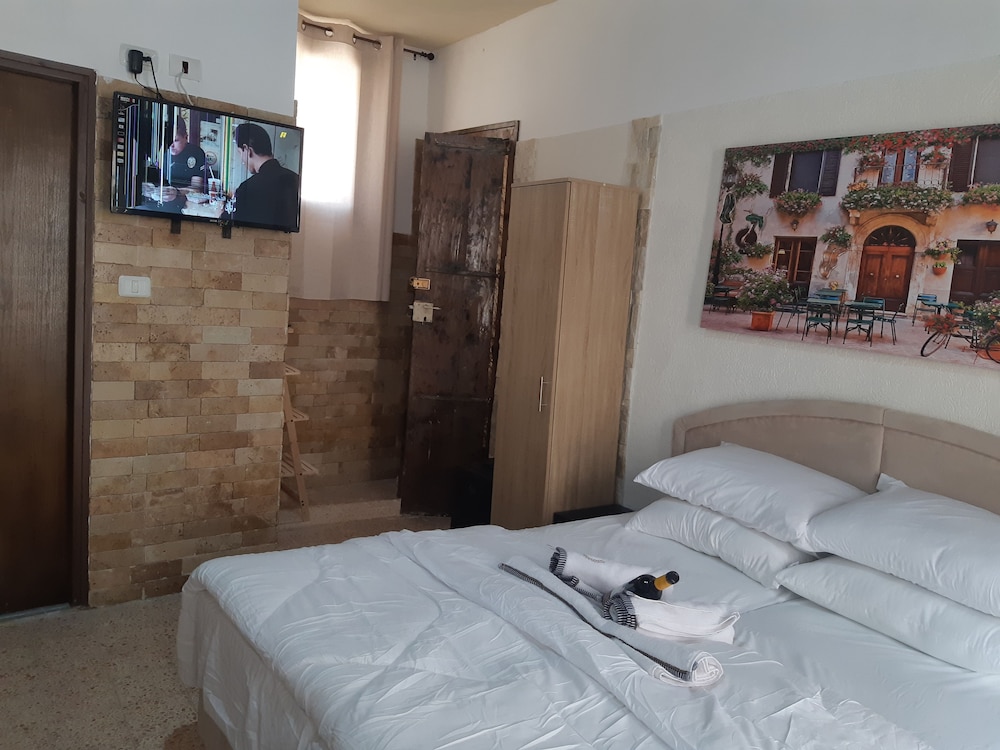 Family Quadruple Room, Ensuite (Bells) photo 2