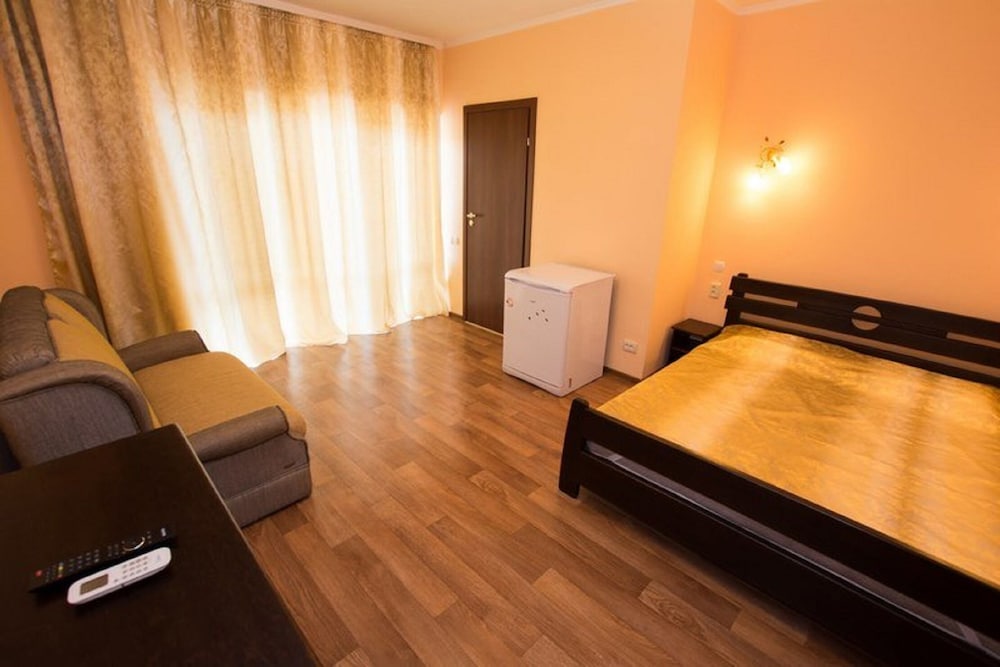 Luxury Quadruple Room, 1 Bedroom, Private Bathroom, Garden View (Balcony)