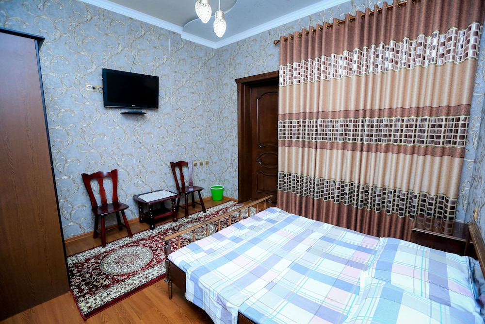 Small Double Room With Shared Bathroom photo 3